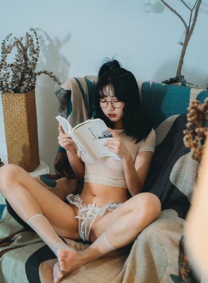 逼里香av_视频网址大全