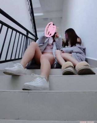 免费看美女脱得光溜溜的图片_BD韩语天堂在线